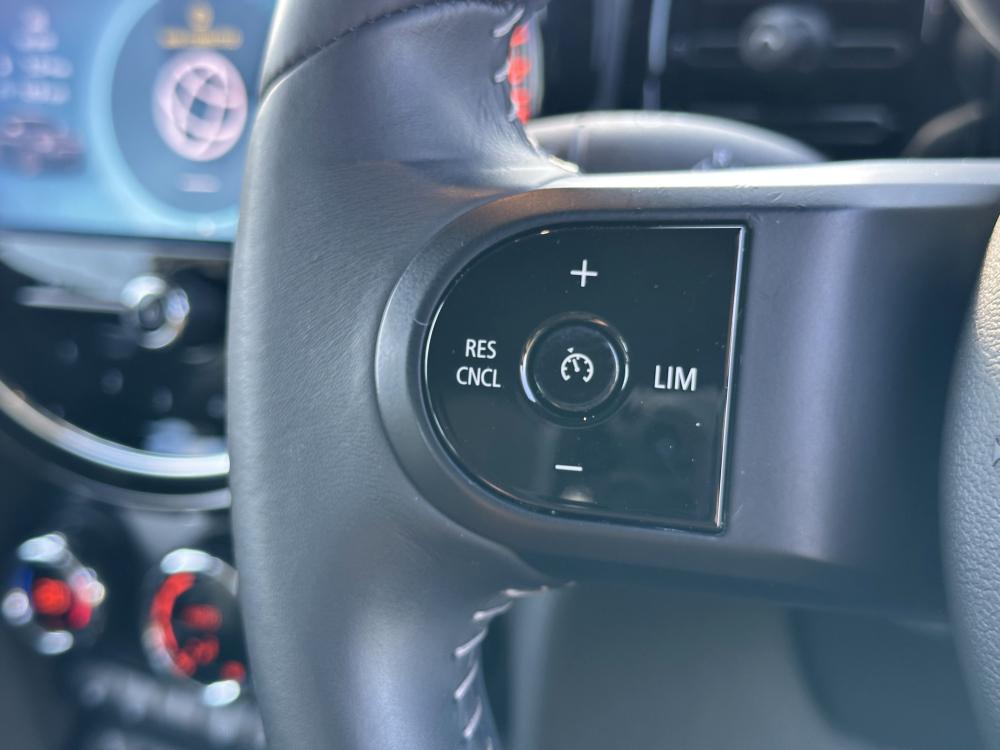 MINI Electric Hatch Cooper SE 32.6kWh Shadow Edition Hatchback 3dr Electric Auto (184 ps)