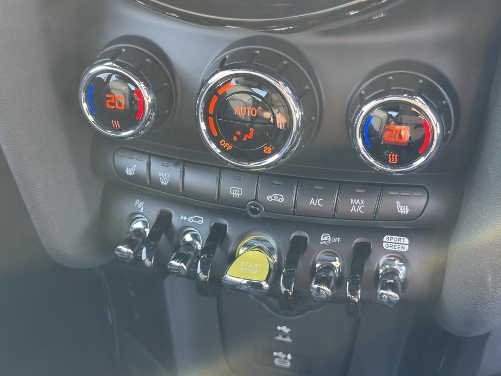 MINI Electric Hatch Cooper SE 32.6kWh Shadow Edition Hatchback 3dr Electric Auto (184 ps)