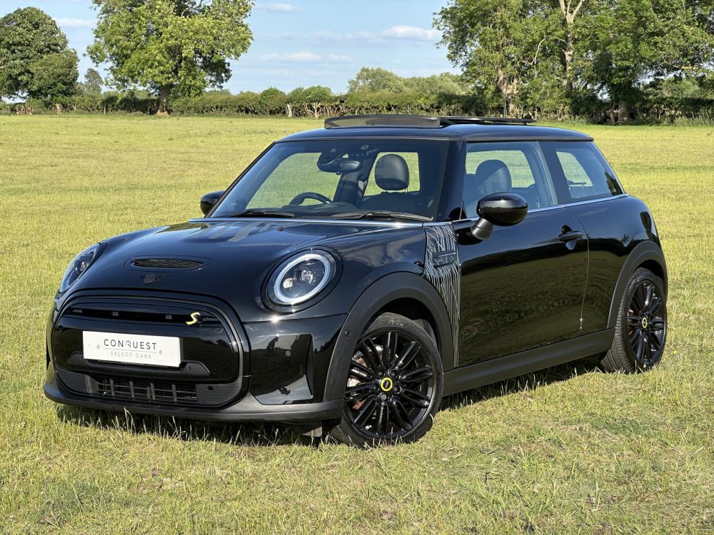 MINI Electric Hatch Cooper SE 32.6kWh Shadow Edition Hatchback 3dr Electric Auto (184 ps)