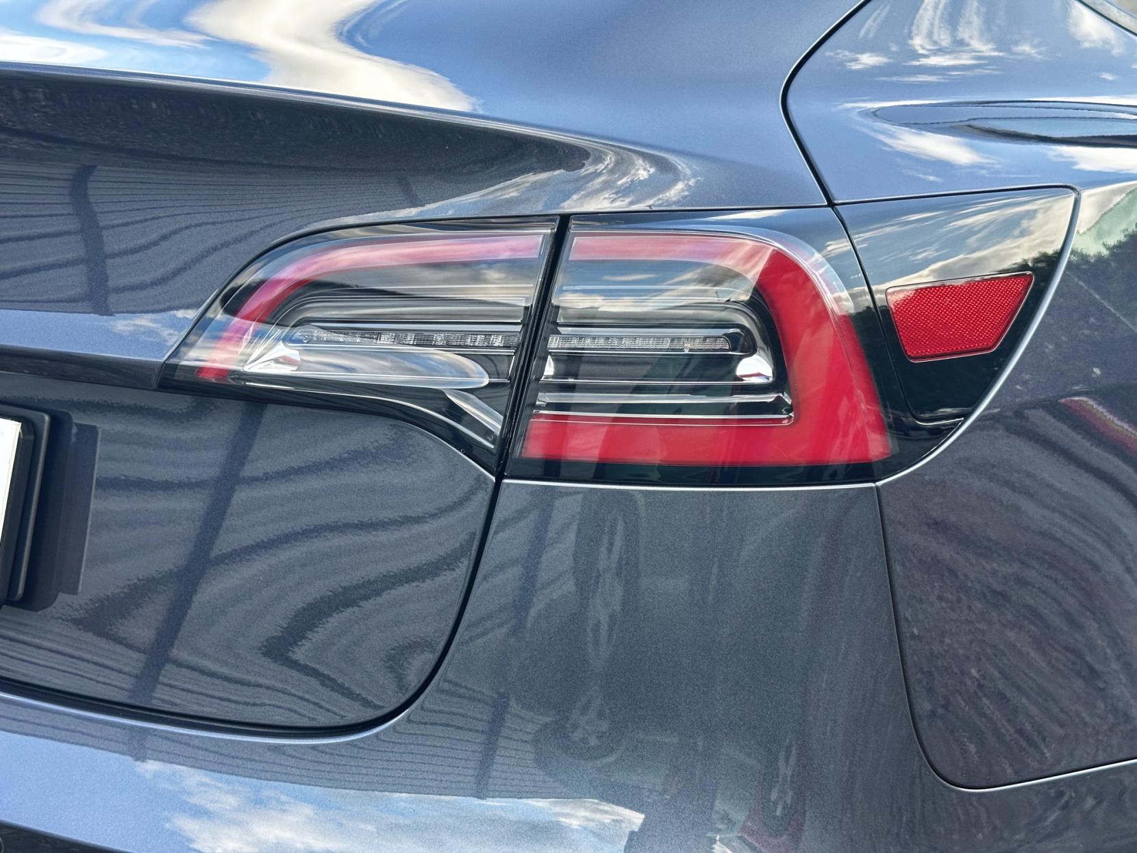 Tesla Model 3 Standard Range Plus Saloon 4dr Electric Auto RWD (241 bhp)