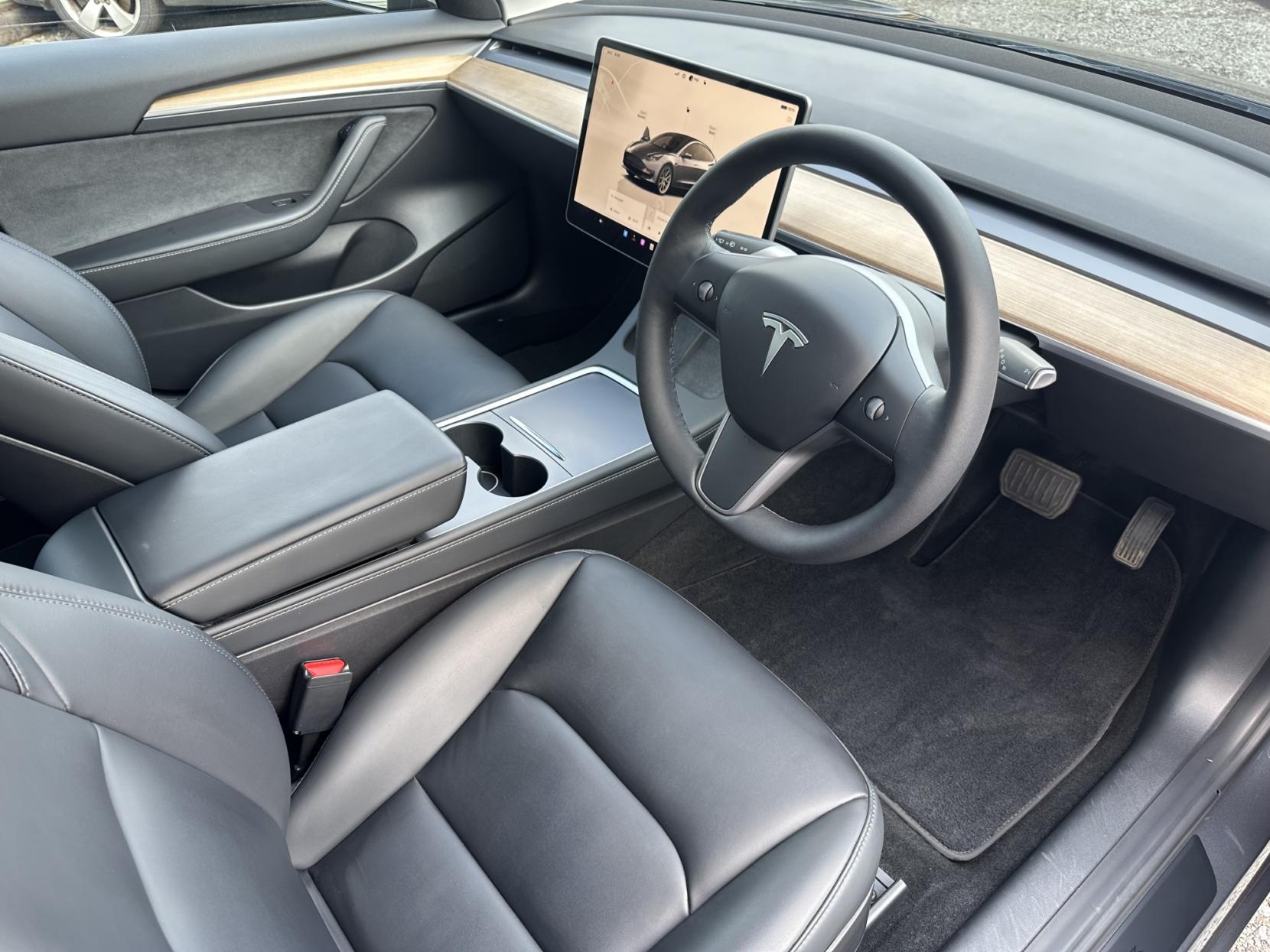 Tesla Model 3 Standard Range Plus Saloon 4dr Electric Auto RWD (241 bhp)