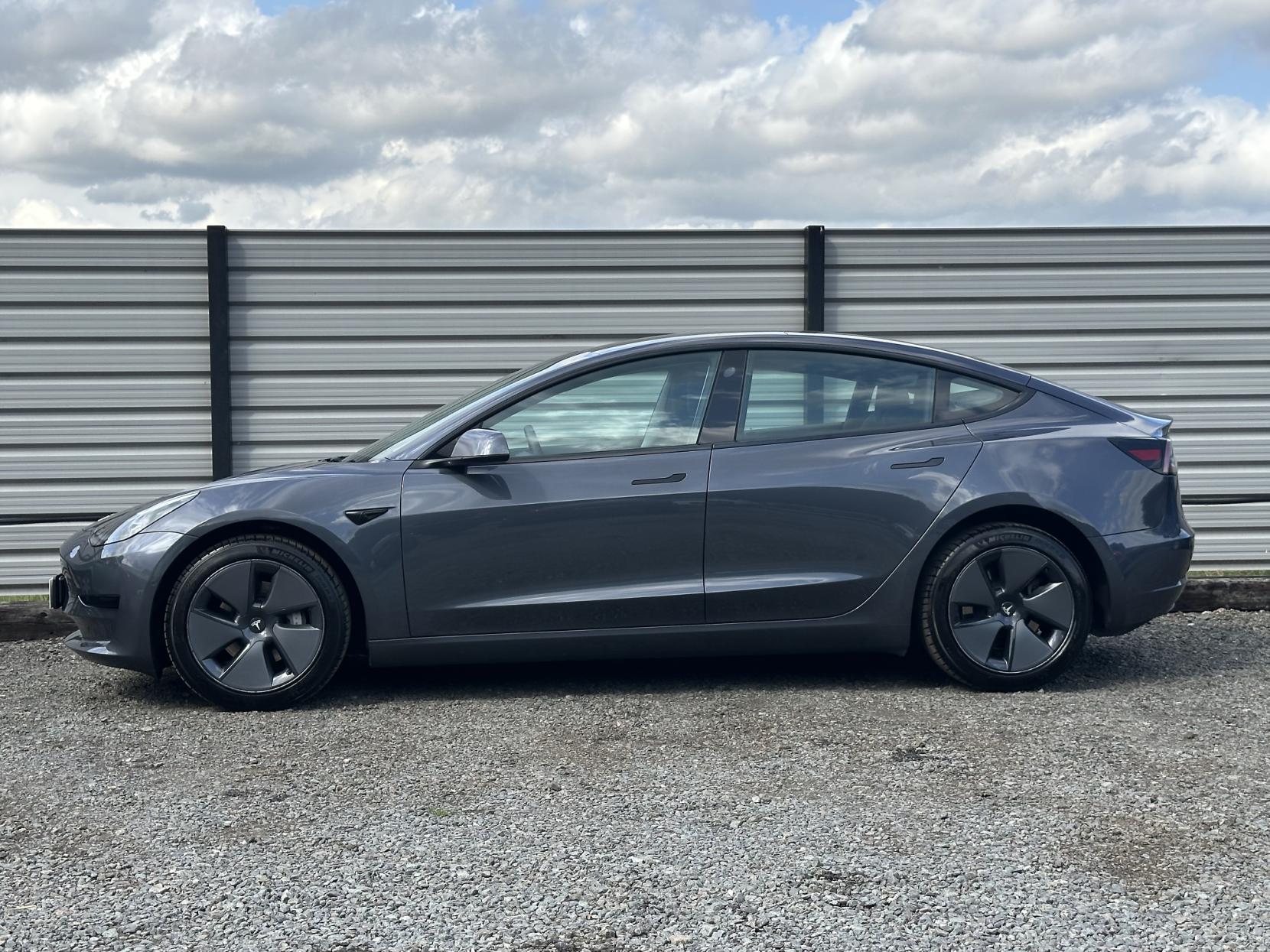 Tesla Model 3 Standard Range Plus Saloon 4dr Electric Auto RWD (241 bhp)