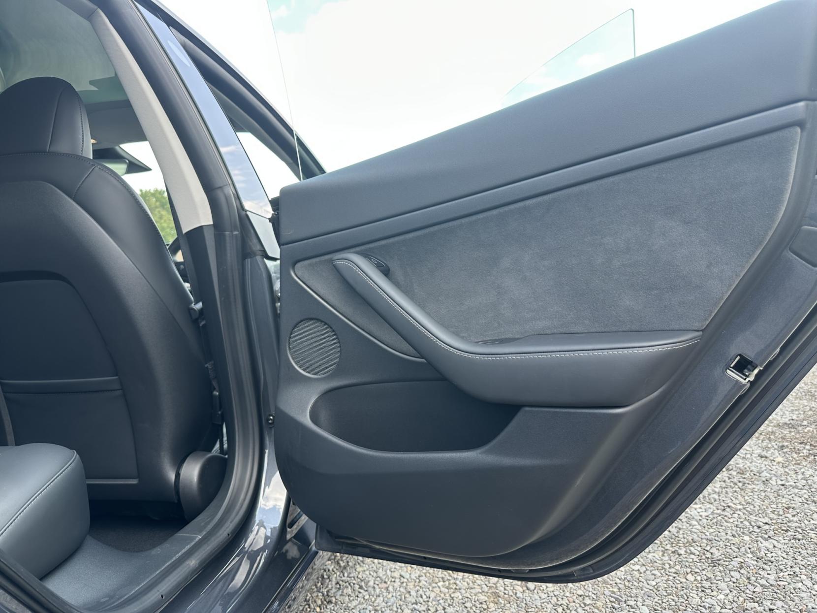 Tesla Model 3 Standard Range Plus Saloon 4dr Electric Auto RWD (241 bhp)