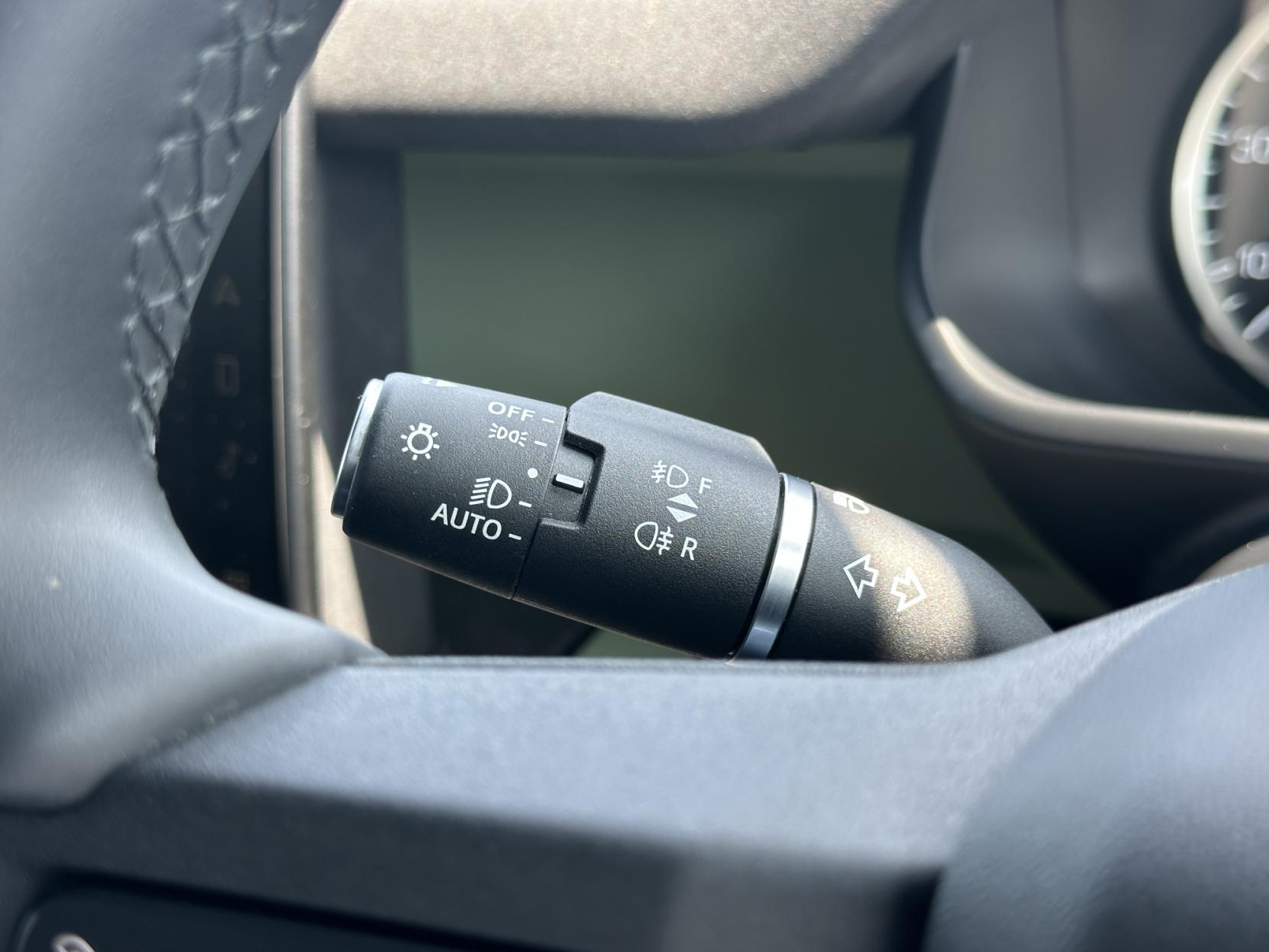 Land Rover Defender 110 3.0 D300 MHEV 75th Limited Edition SUV 5dr Diesel Auto 4WD Euro 6 (s/s) (300 ps)