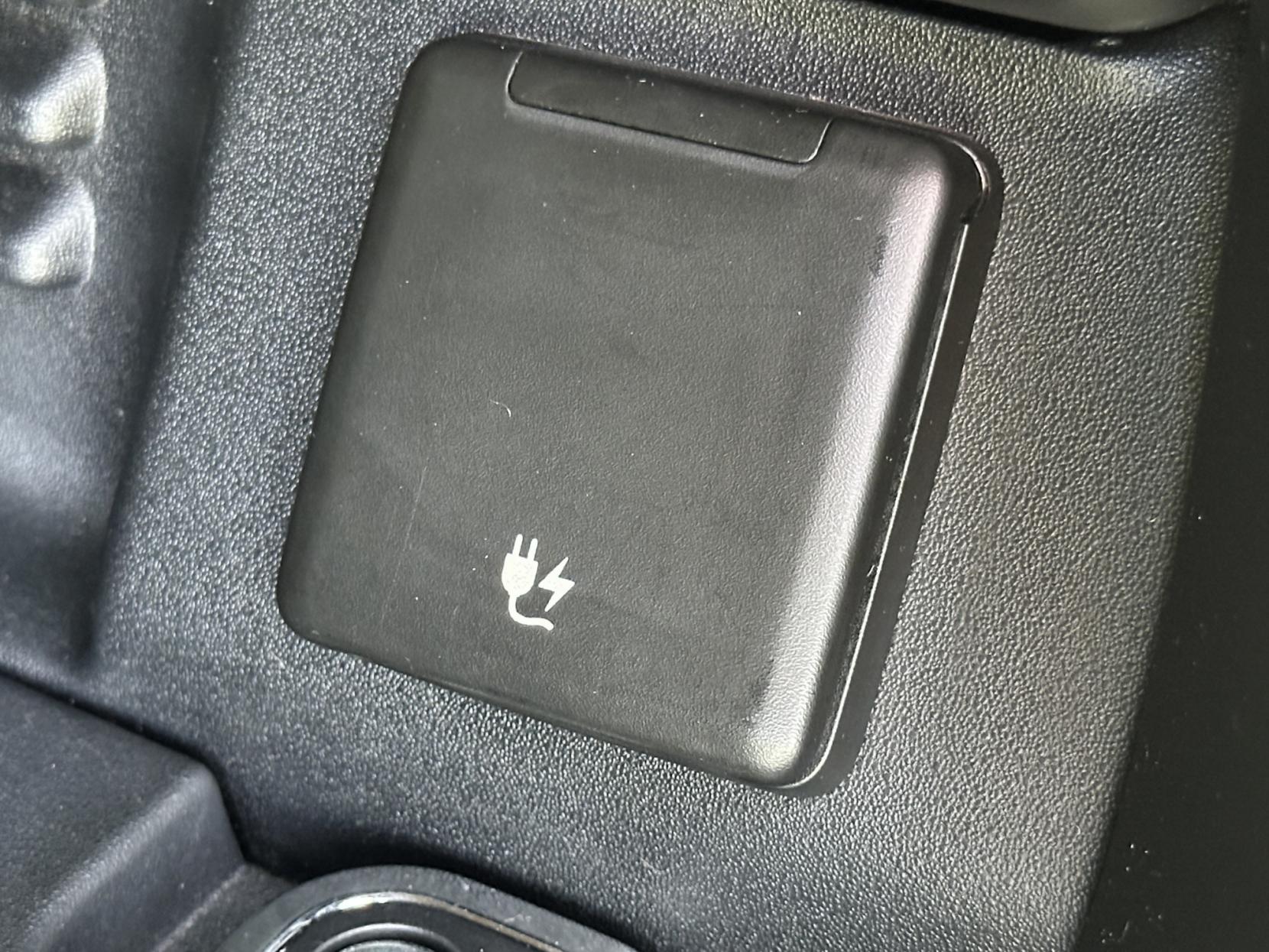 Land Rover Defender 110 3.0 D300 MHEV 75th Limited Edition SUV 5dr Diesel Auto 4WD Euro 6 (s/s) (300 ps)