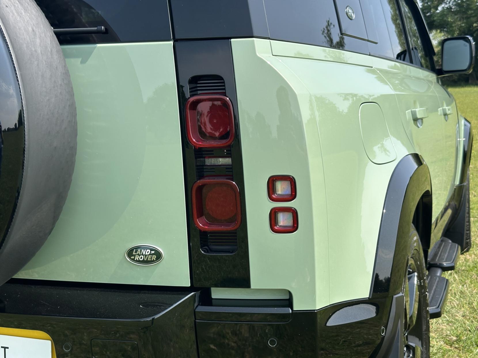 Land Rover Defender 110 3.0 D300 MHEV 75th Limited Edition SUV 5dr Diesel Auto 4WD Euro 6 (s/s) (300 ps)