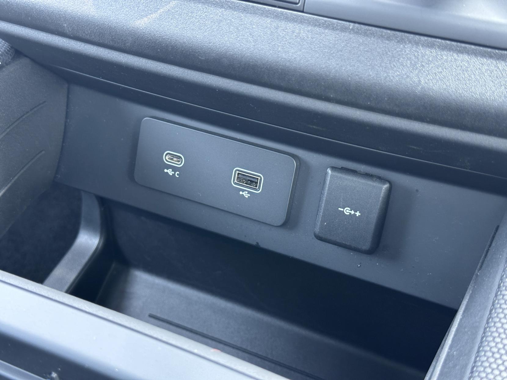 Land Rover Defender 110 3.0 D300 MHEV 75th Limited Edition SUV 5dr Diesel Auto 4WD Euro 6 (s/s) (300 ps)