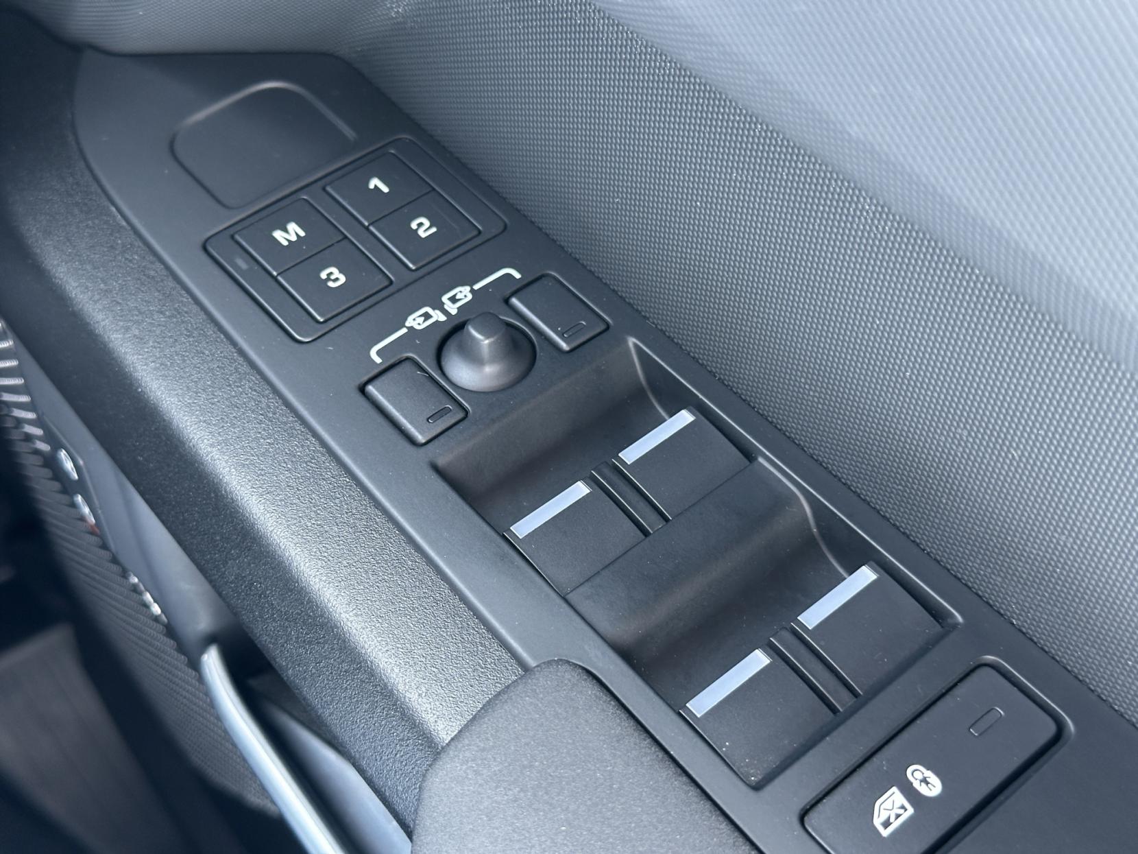 Land Rover Defender 110 3.0 D300 MHEV 75th Limited Edition SUV 5dr Diesel Auto 4WD Euro 6 (s/s) (300 ps)