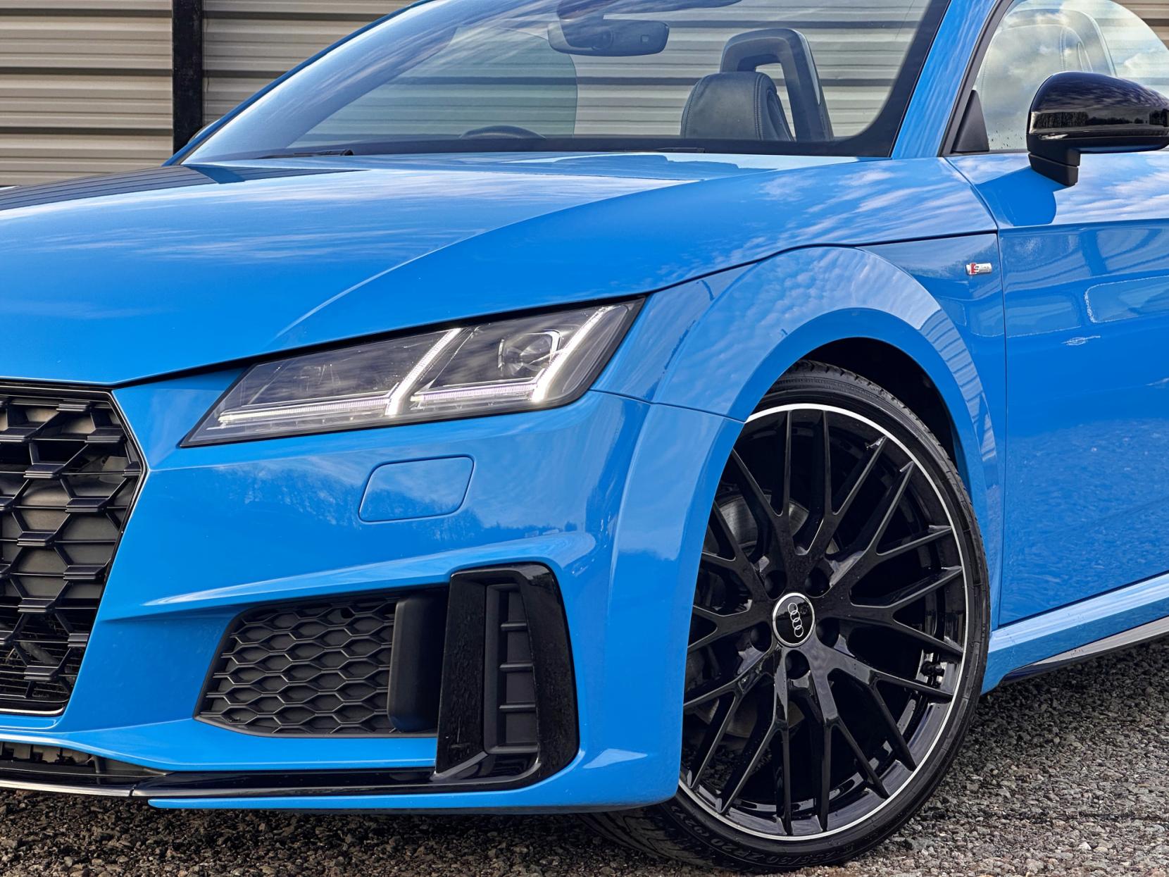 Audi TT 2.0 TFSI 40 Black Edition Roadster 2dr Petrol S Tronic Euro 6 (s/s) (197 ps)