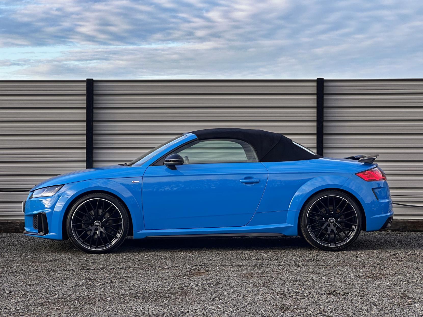 Audi TT 2.0 TFSI 40 Black Edition Roadster 2dr Petrol S Tronic Euro 6 (s/s) (197 ps)