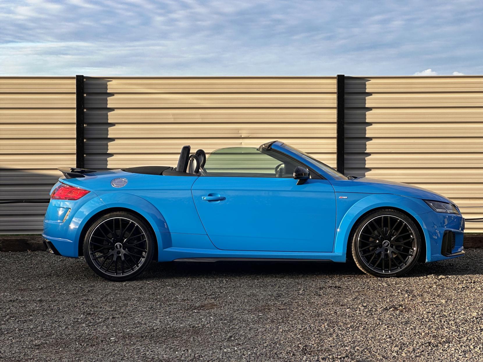 Audi TT 2.0 TFSI 40 Black Edition Roadster 2dr Petrol S Tronic Euro 6 (s/s) (197 ps)