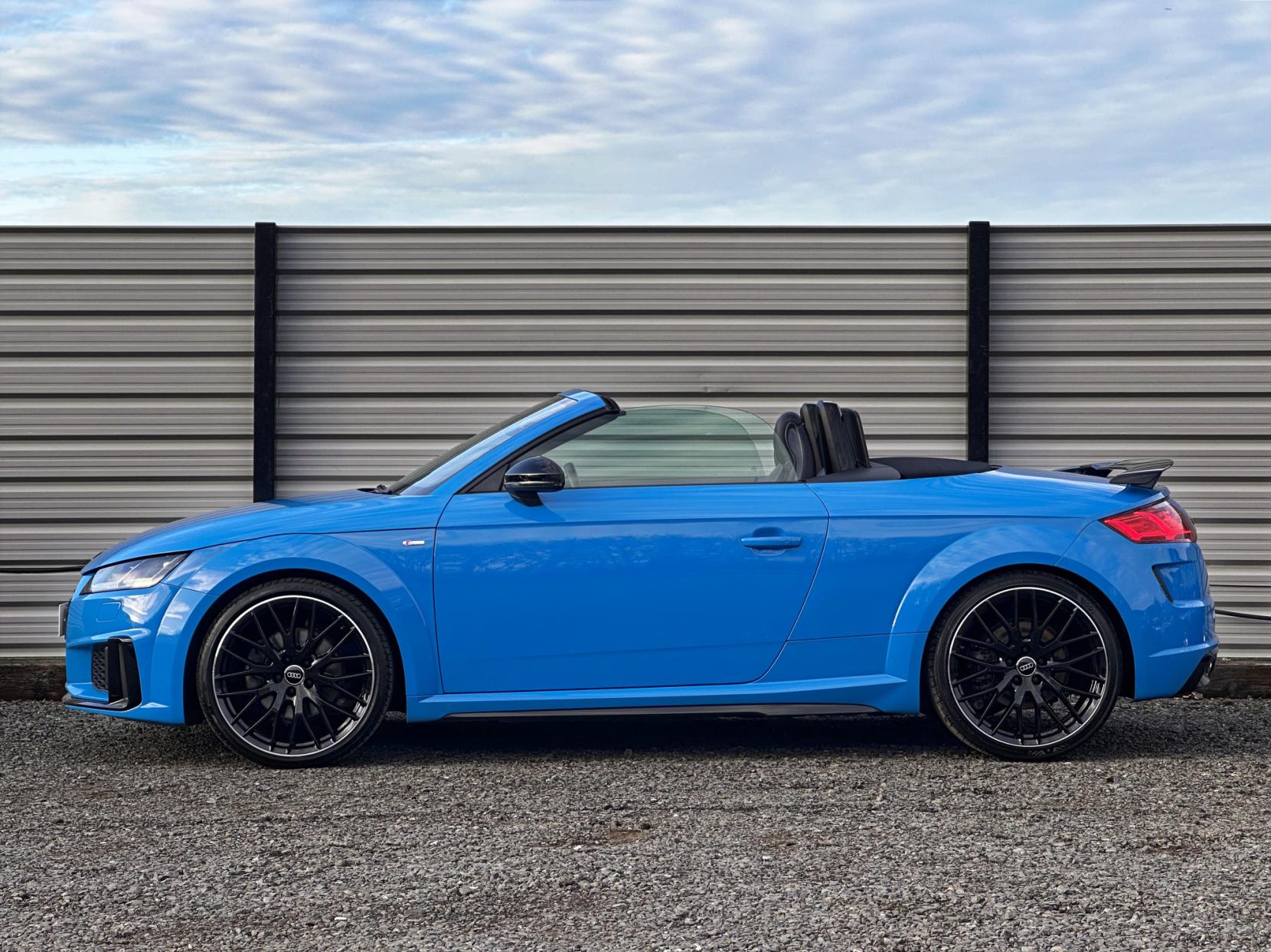 Audi TT 2.0 TFSI 40 Black Edition Roadster 2dr Petrol S Tronic Euro 6 (s/s) (197 ps)