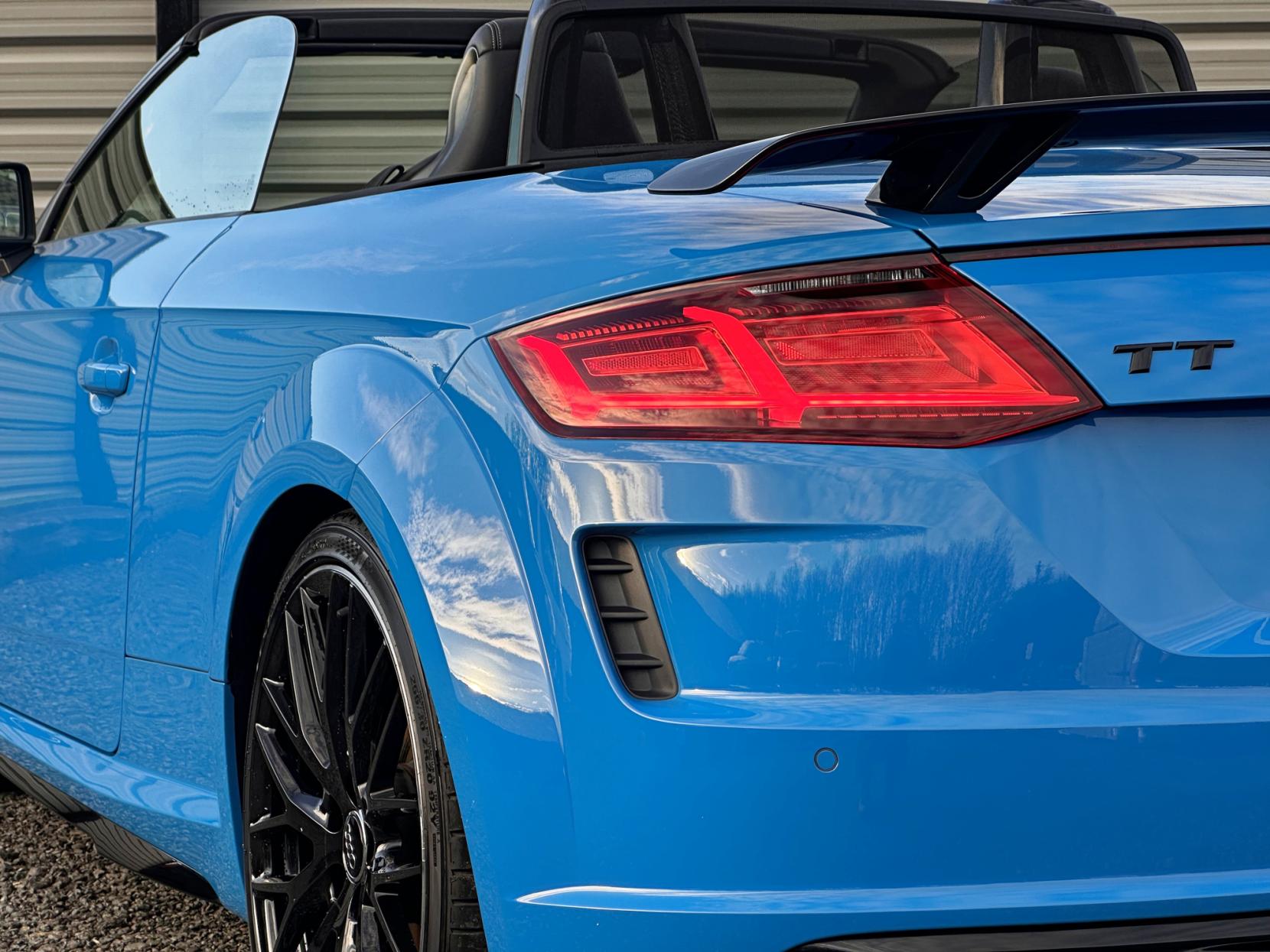 Audi TT 2.0 TFSI 40 Black Edition Roadster 2dr Petrol S Tronic Euro 6 (s/s) (197 ps)