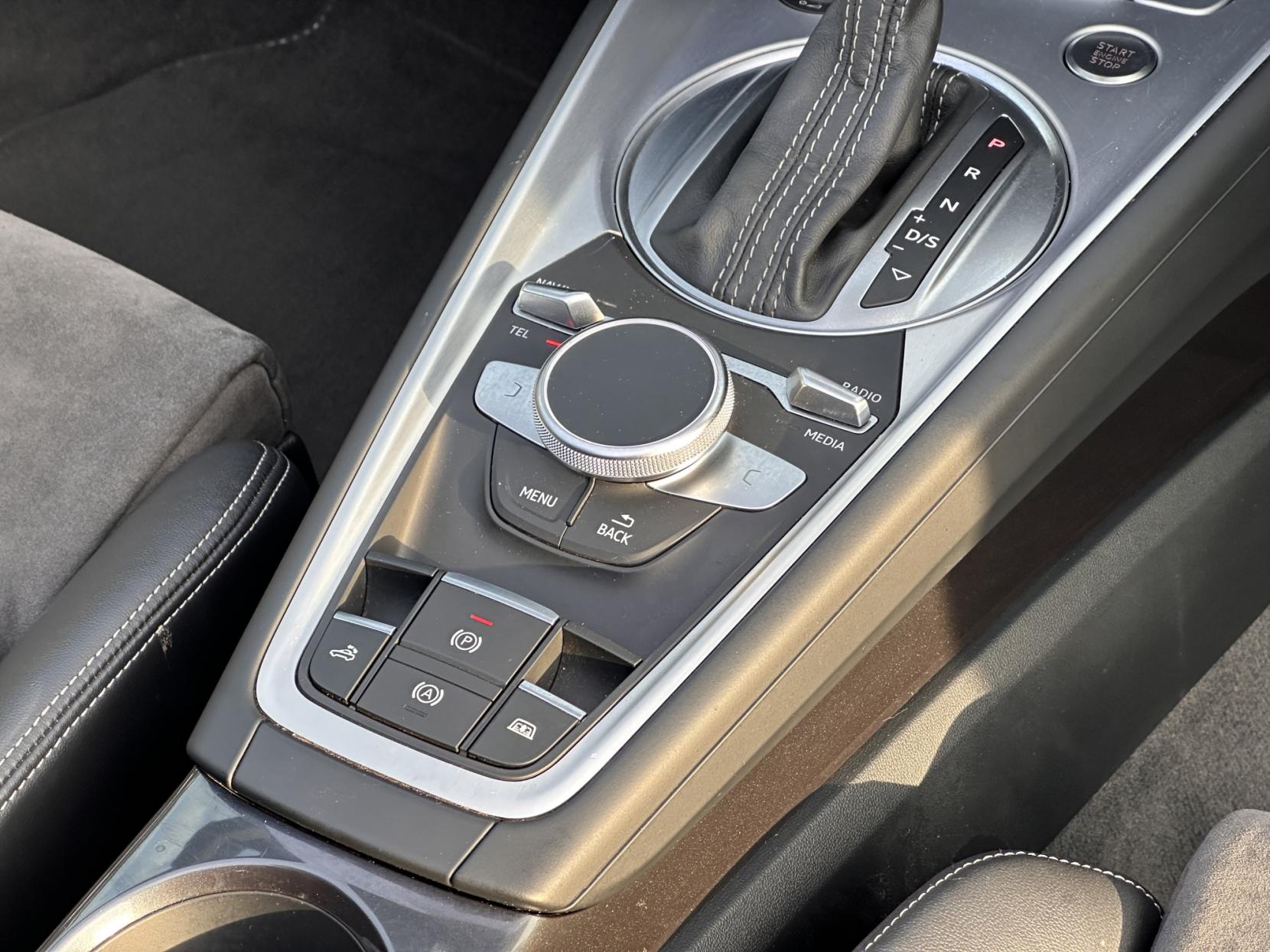 Audi TT 2.0 TFSI 40 Black Edition Roadster 2dr Petrol S Tronic Euro 6 (s/s) (197 ps)