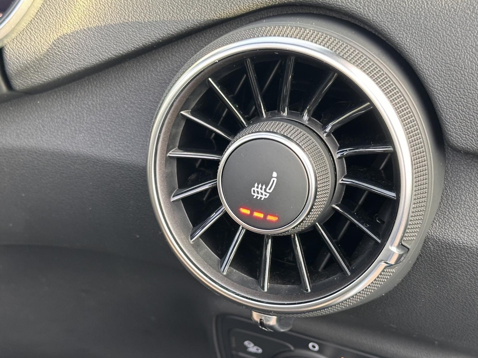 Audi TT 2.0 TFSI 40 Black Edition Roadster 2dr Petrol S Tronic Euro 6 (s/s) (197 ps)