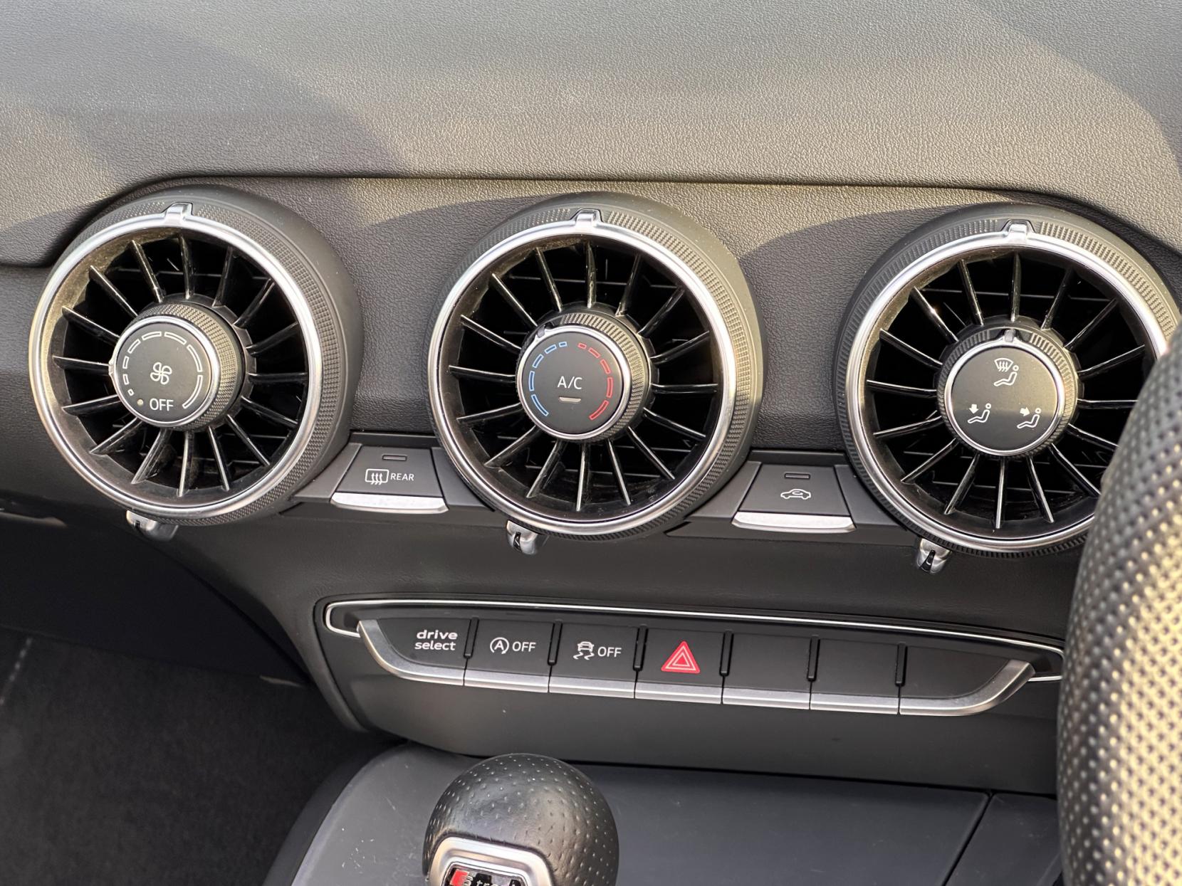 Audi TT 2.0 TFSI 40 Black Edition Roadster 2dr Petrol S Tronic Euro 6 (s/s) (197 ps)