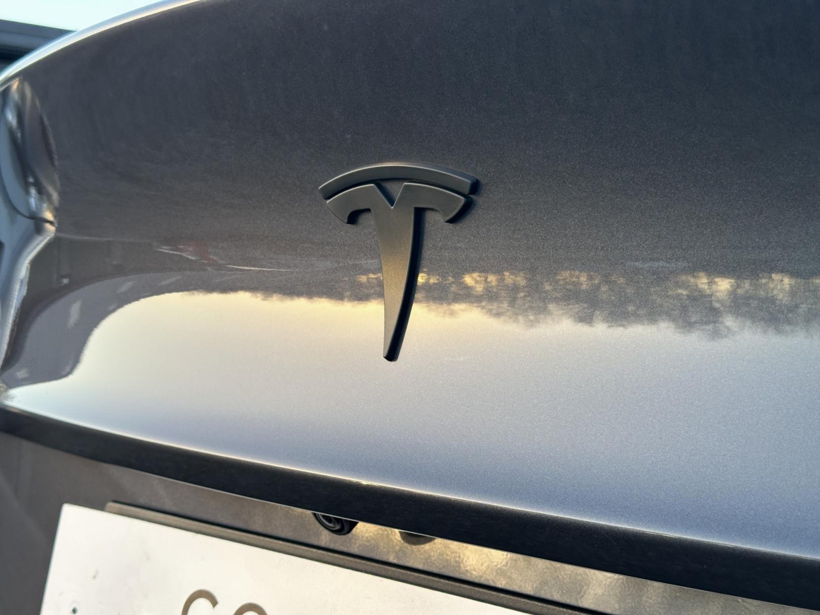 Tesla Model Y (Dual Motor) Long Range SUV 5dr Electric Auto 4WDE (384 bhp)