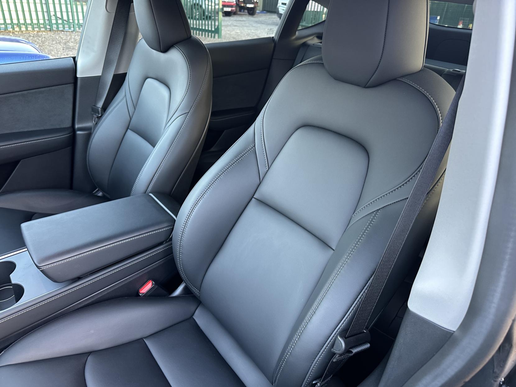 Tesla Model Y (Dual Motor) Long Range SUV 5dr Electric Auto 4WDE (384 bhp)