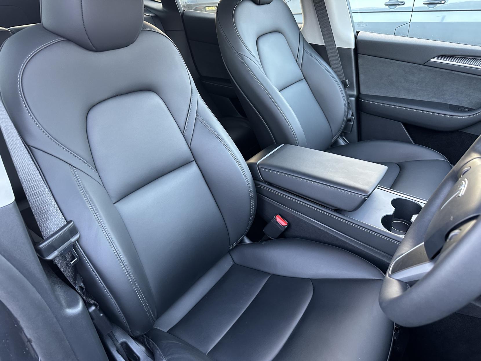 Tesla Model Y (Dual Motor) Long Range SUV 5dr Electric Auto 4WDE (384 bhp)