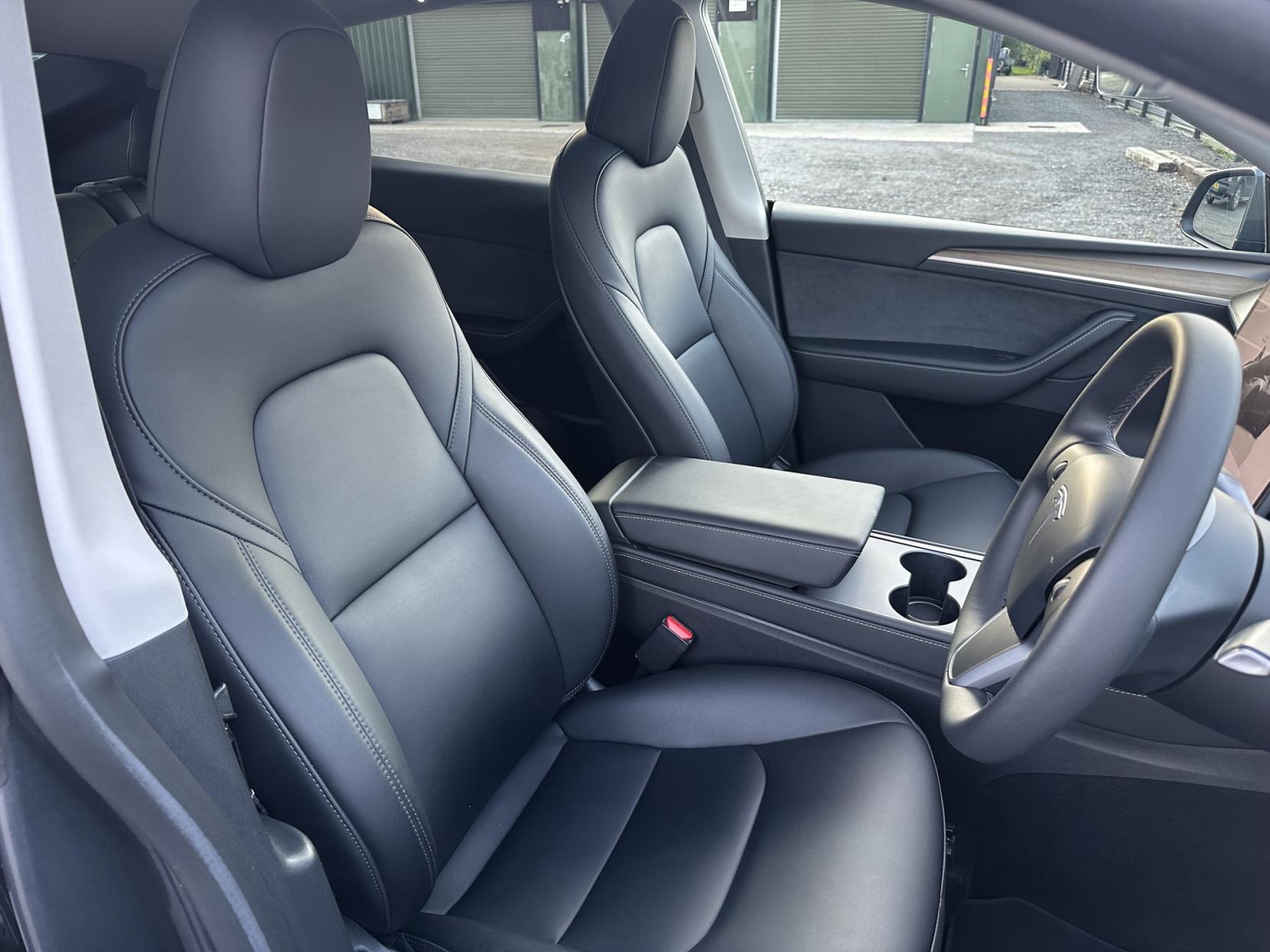 Tesla Model Y (Dual Motor) Performance SUV 5dr Electric Auto 4WDE (426 bhp)