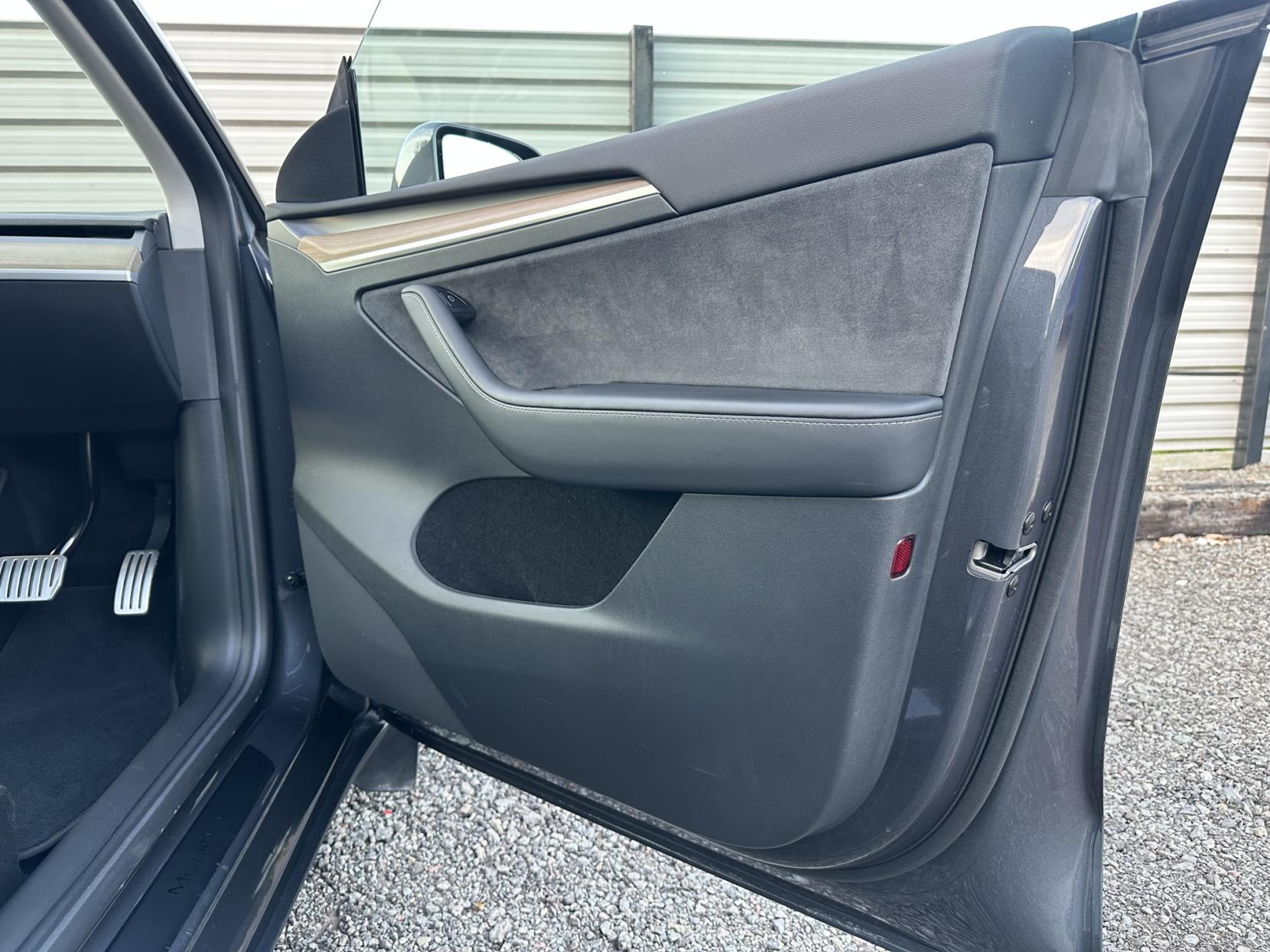 Tesla Model Y (Dual Motor) Performance SUV 5dr Electric Auto 4WDE (426 bhp)