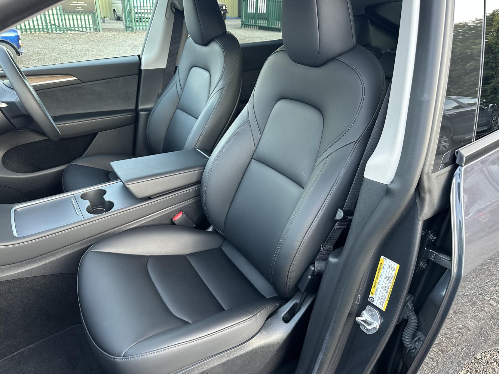 Tesla Model Y (Dual Motor) Performance SUV 5dr Electric Auto 4WDE (426 bhp)
