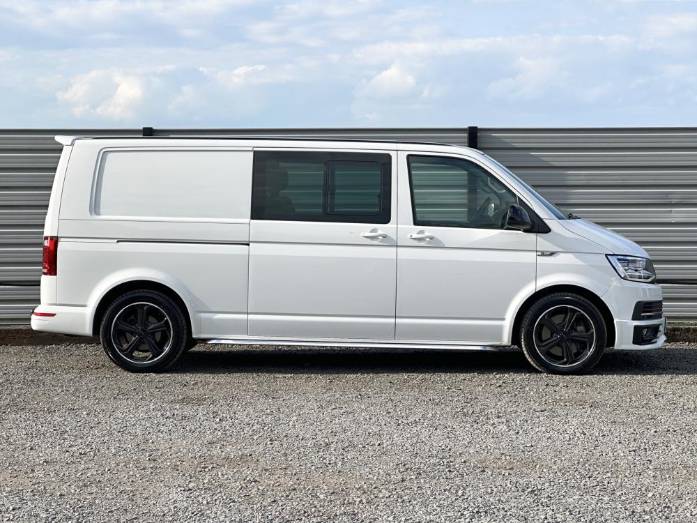 Volkswagen Transporter Sportline 2.0 BiTDI T32 BlueMotion Tech Sportline Crew Van 5dr Diesel DSG Euro 6 (s/s) (204 ps)