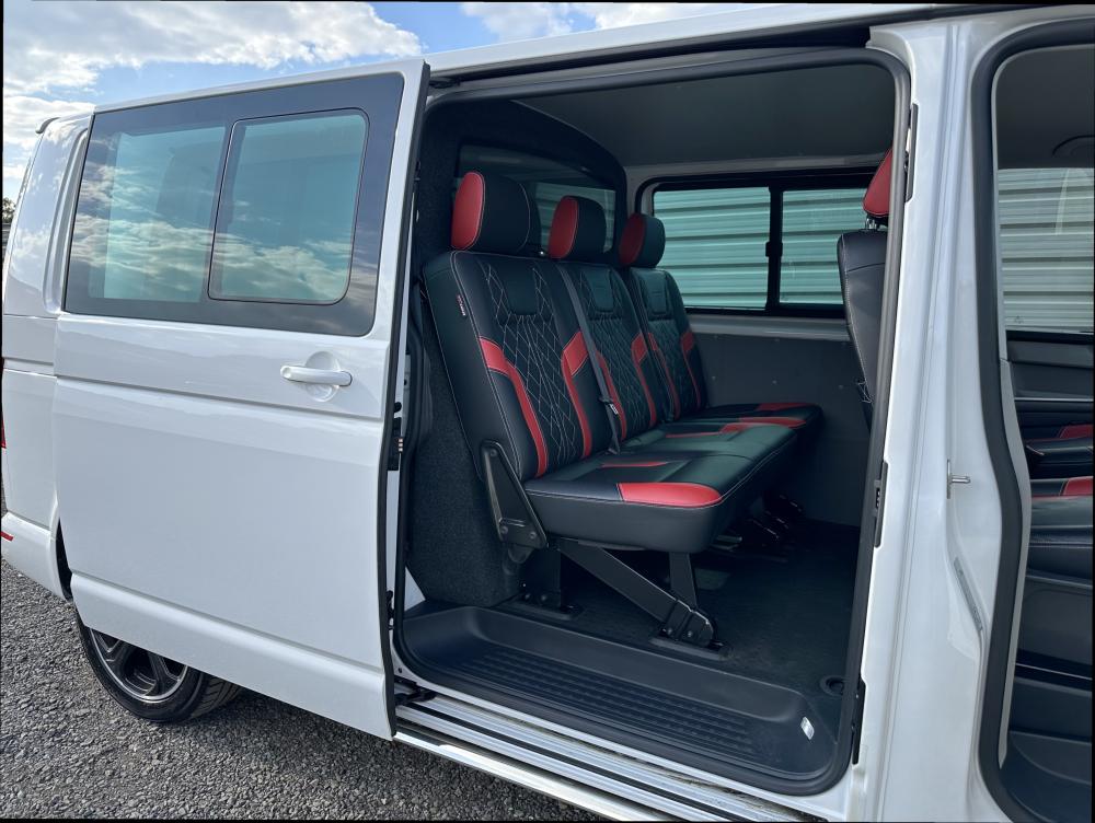 Volkswagen Transporter Sportline 2.0 BiTDI T32 BlueMotion Tech Sportline Crew Van 5dr Diesel DSG Euro 6 (s/s) (204 ps)