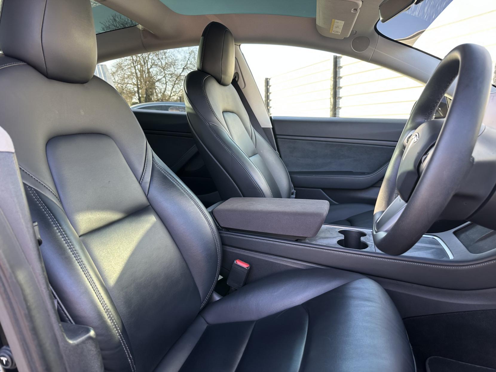 Tesla Model 3 Standard Range Plus Saloon 4dr Electric Auto RWD (241 bhp)