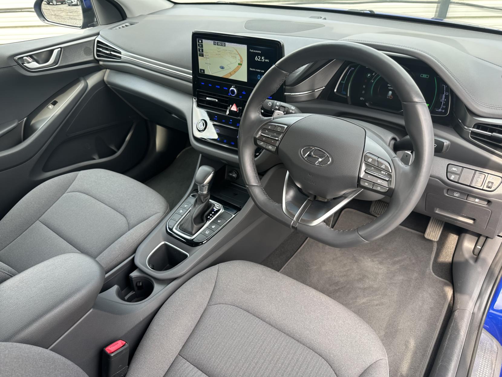 Hyundai IONIQ 1.6 h-GDi Premium Hatchback 5dr Petrol Hybrid DCT Euro 6 (s/s) (141 ps)