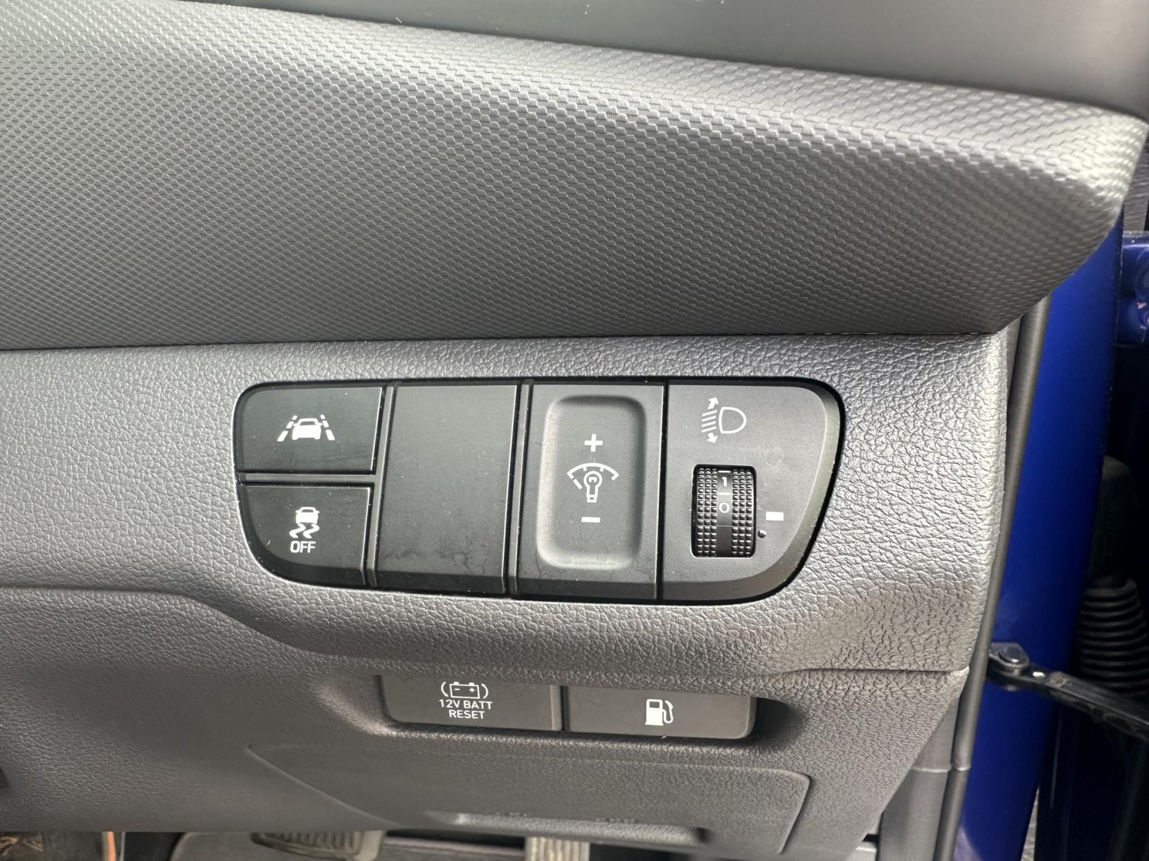 Hyundai IONIQ 1.6 h-GDi Premium Hatchback 5dr Petrol Hybrid DCT Euro 6 (s/s) (141 ps)