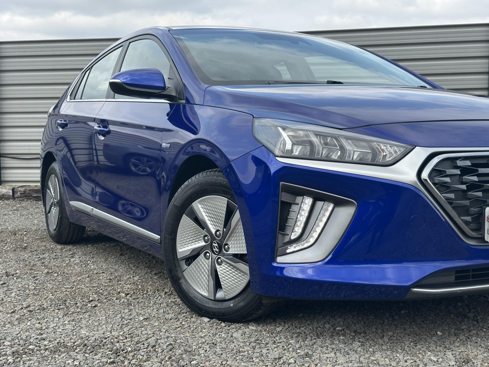 Hyundai IONIQ 1.6 h-GDi Premium Hatchback 5dr Petrol Hybrid DCT Euro 6 (s/s) (141 ps)