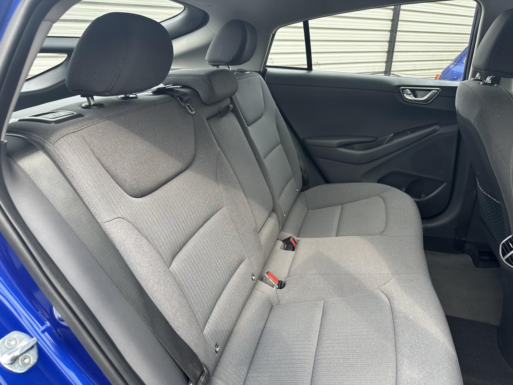 Hyundai IONIQ 1.6 h-GDi Premium Hatchback 5dr Petrol Hybrid DCT Euro 6 (s/s) (141 ps)